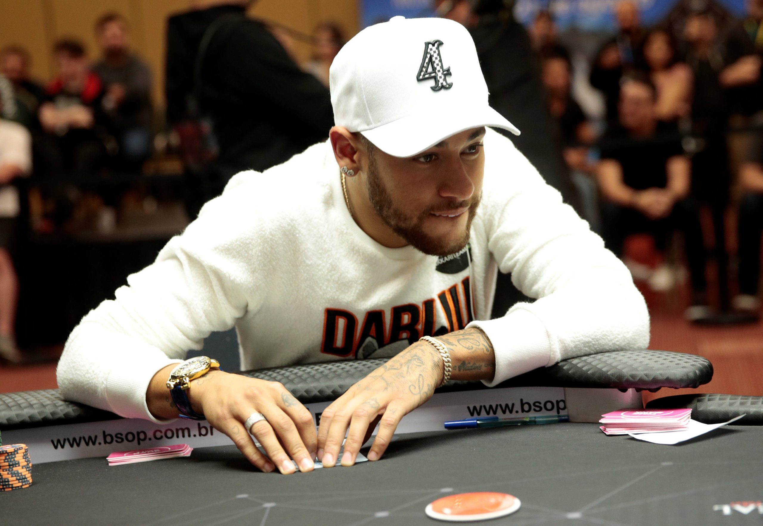 Neymar Poker Show: Neymar Alcança 8ª Posição em Torneio de Poker Milionário em São Paulo