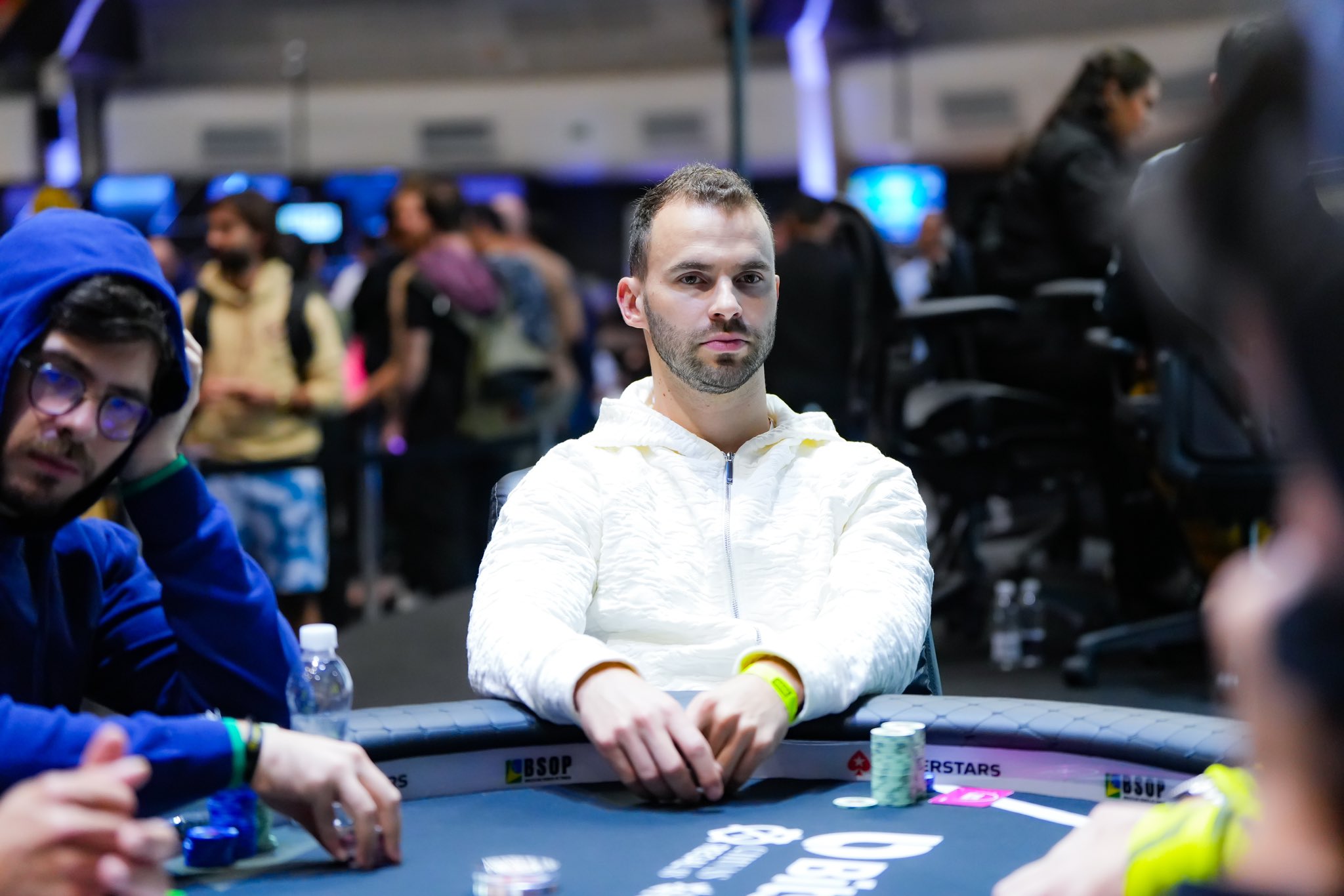 Renan Bruschi: conheça feitos épicos do jogador profissional brasileiro no poker online