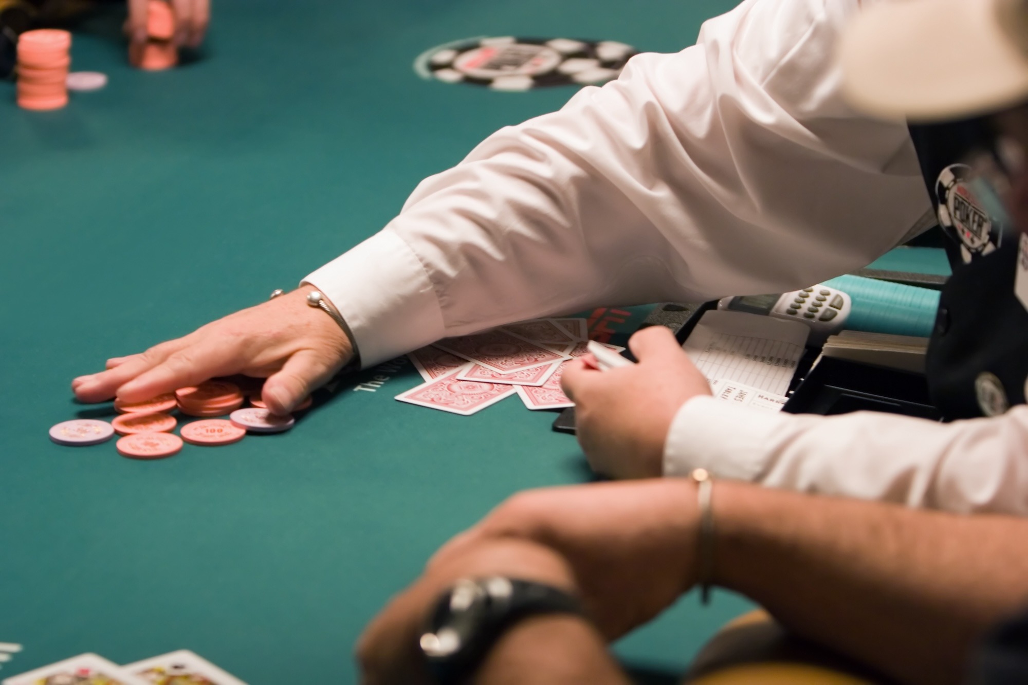 Estratégia Martingale no Poker: Funciona Como nos Cassinos?