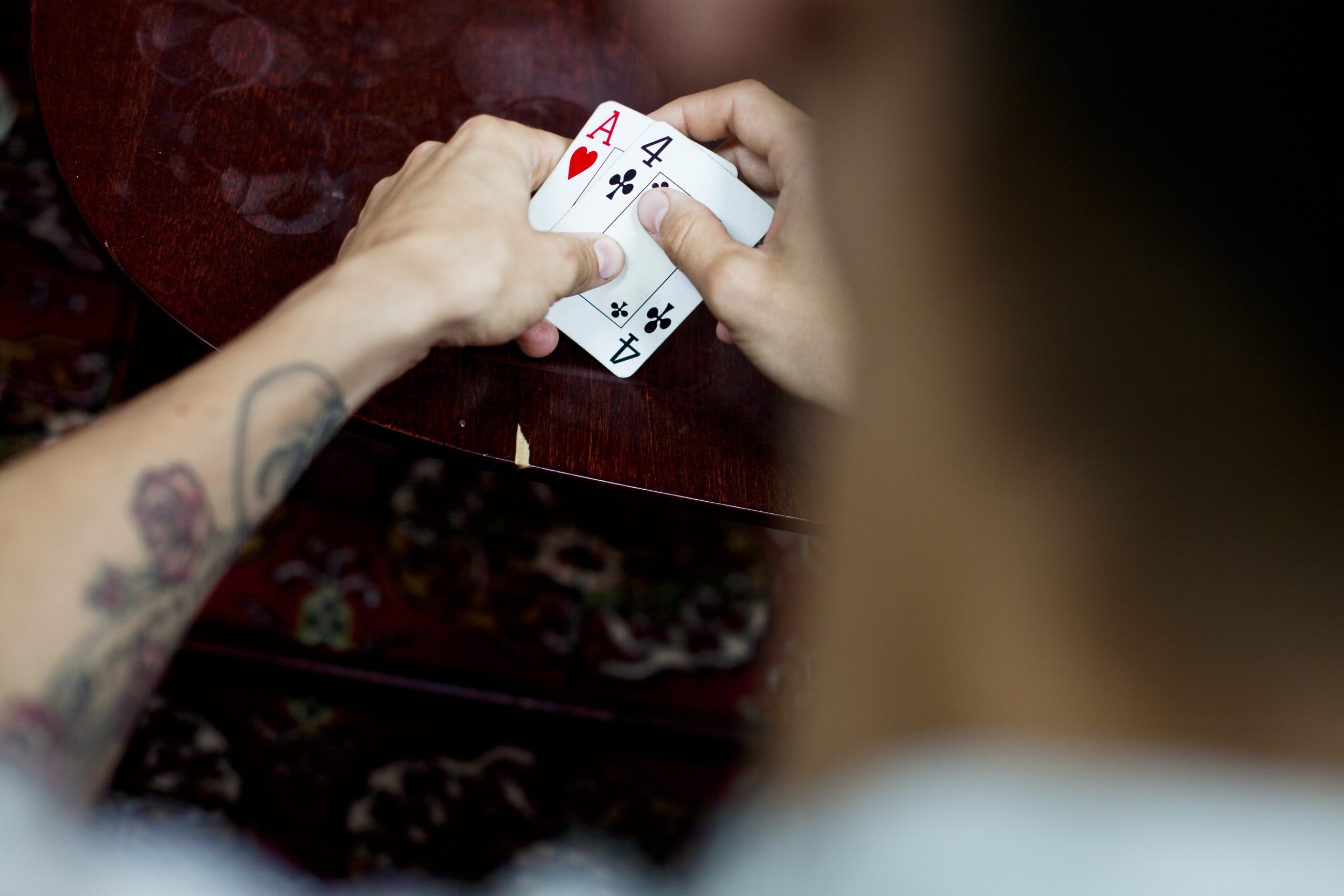 Dominando o Jogo: Estratégias Avançadas de Poker para Ganhar Consistentemente