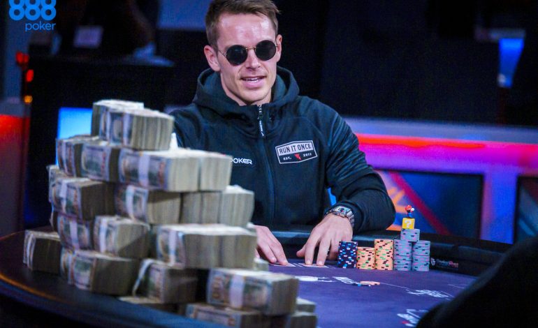 Poker Cash Game e Torneios: Quais as Diferenças e Qual Escolher?