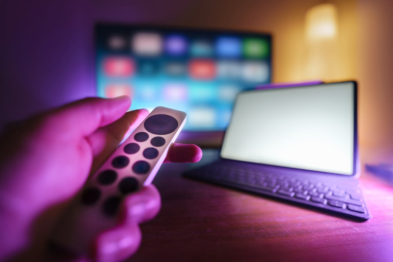 Poker TV Brasil: Programas Especializados que Marcaram a História do Jogo no País