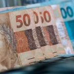 Vantagens e desvantagens de jogar poker em moeda real