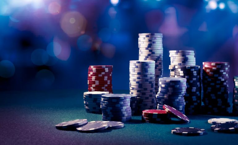 Como criar um blog de poker rentável em 2026: SEO e monetização
